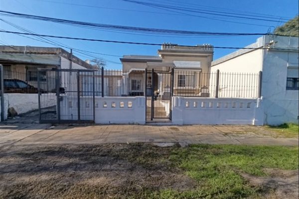 Venta casa Ituzaingó 4 Habitaciones y 2 Baños